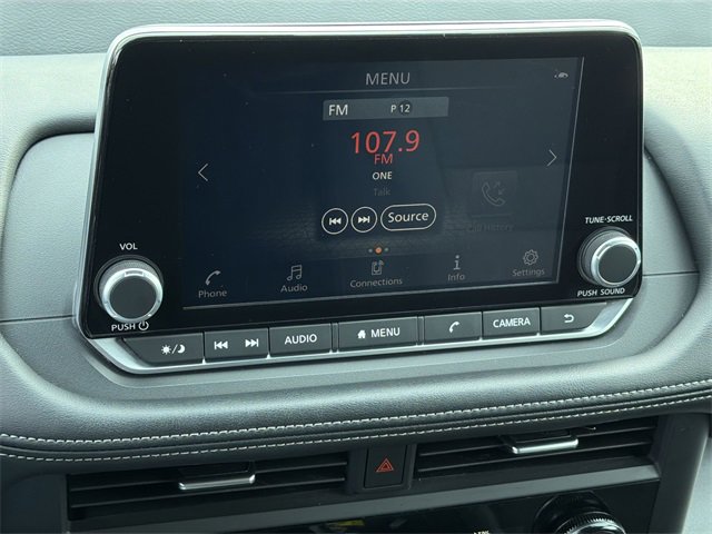 Used 2024 Nissan Rogue SV image 25