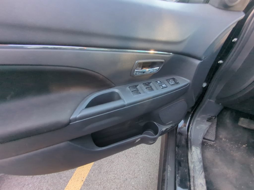 Used 2024 Mitsubishi Outlander Sport ES AWD/4WD image 8