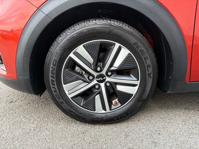 Used 2022 Kia Niro LXS image 6