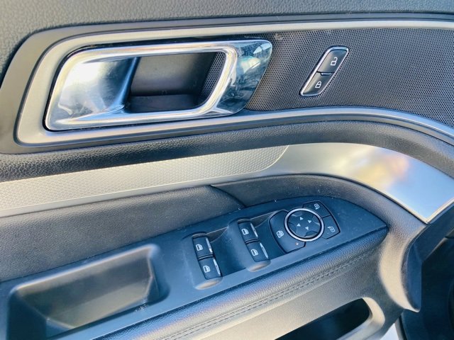 Used 2018 Ford Explorer XLT w/ Equipment Group 202A image 30