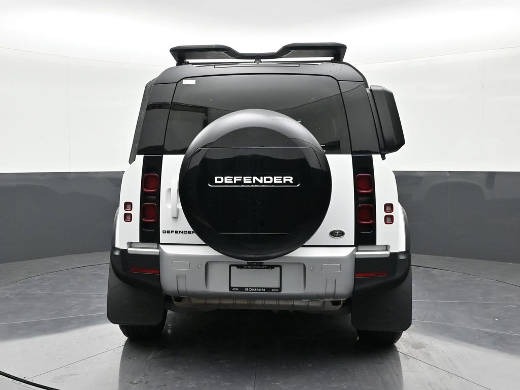 Used 2023 Land Rover Defender 110 S AWD/4WD image 4