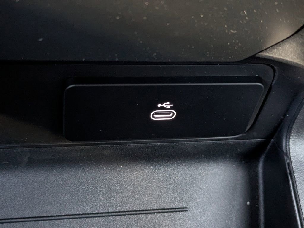 New 2025 Land Rover Defender 130 S image 27