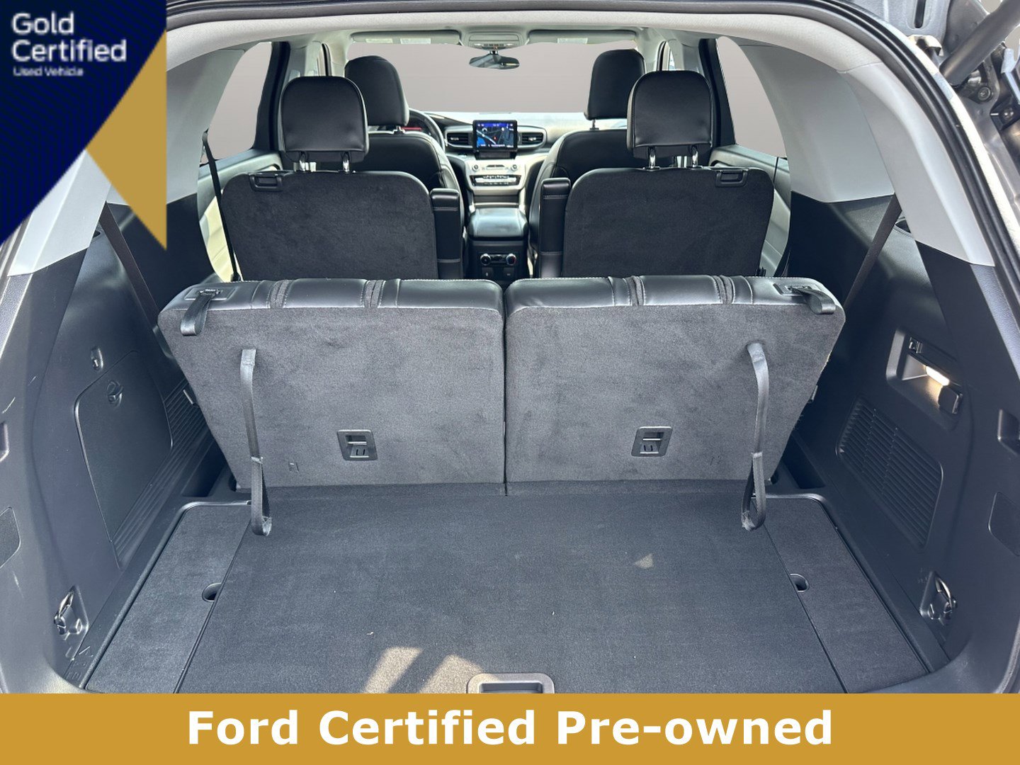 Used 2023 Ford Explorer XLT w/ Equipment Group 202A image 7