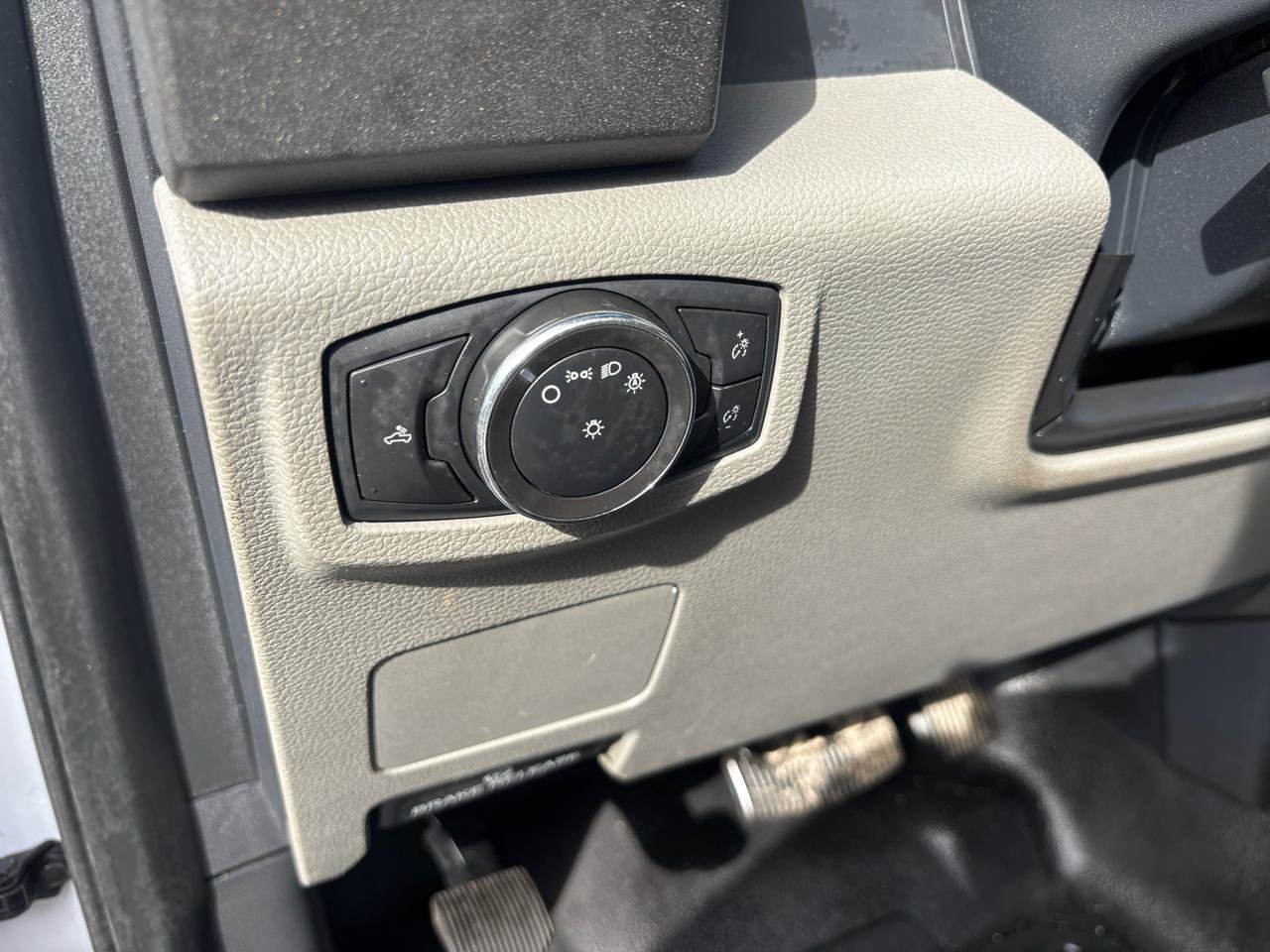 Used 2022 Ford F250 XL w/ Power Equipment Group image 13