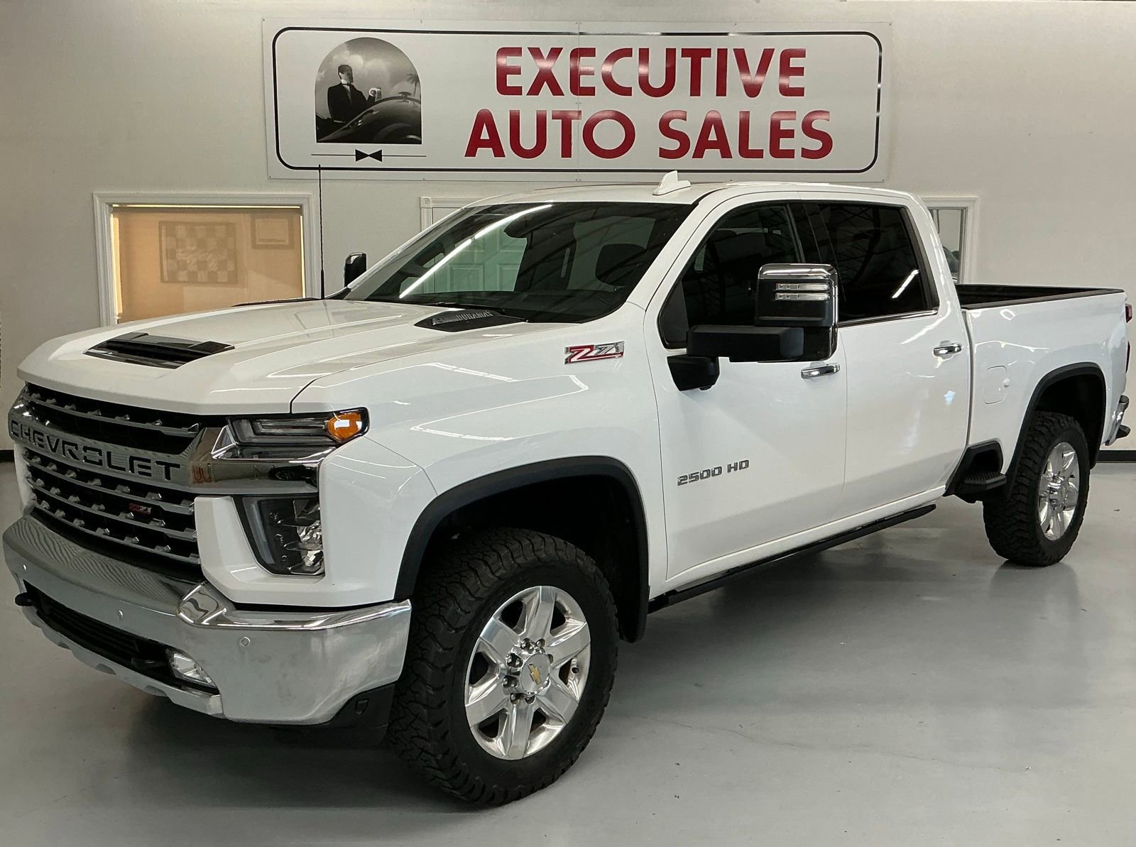 Used 2022 Chevrolet Silverado 2500 LTZ w/ LTZ Premium Package image 1