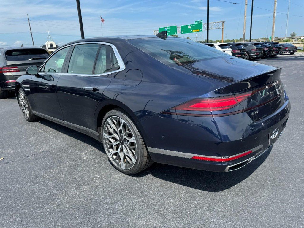 Used 2023 Genesis G90 3.5T AWD/4WD image 5