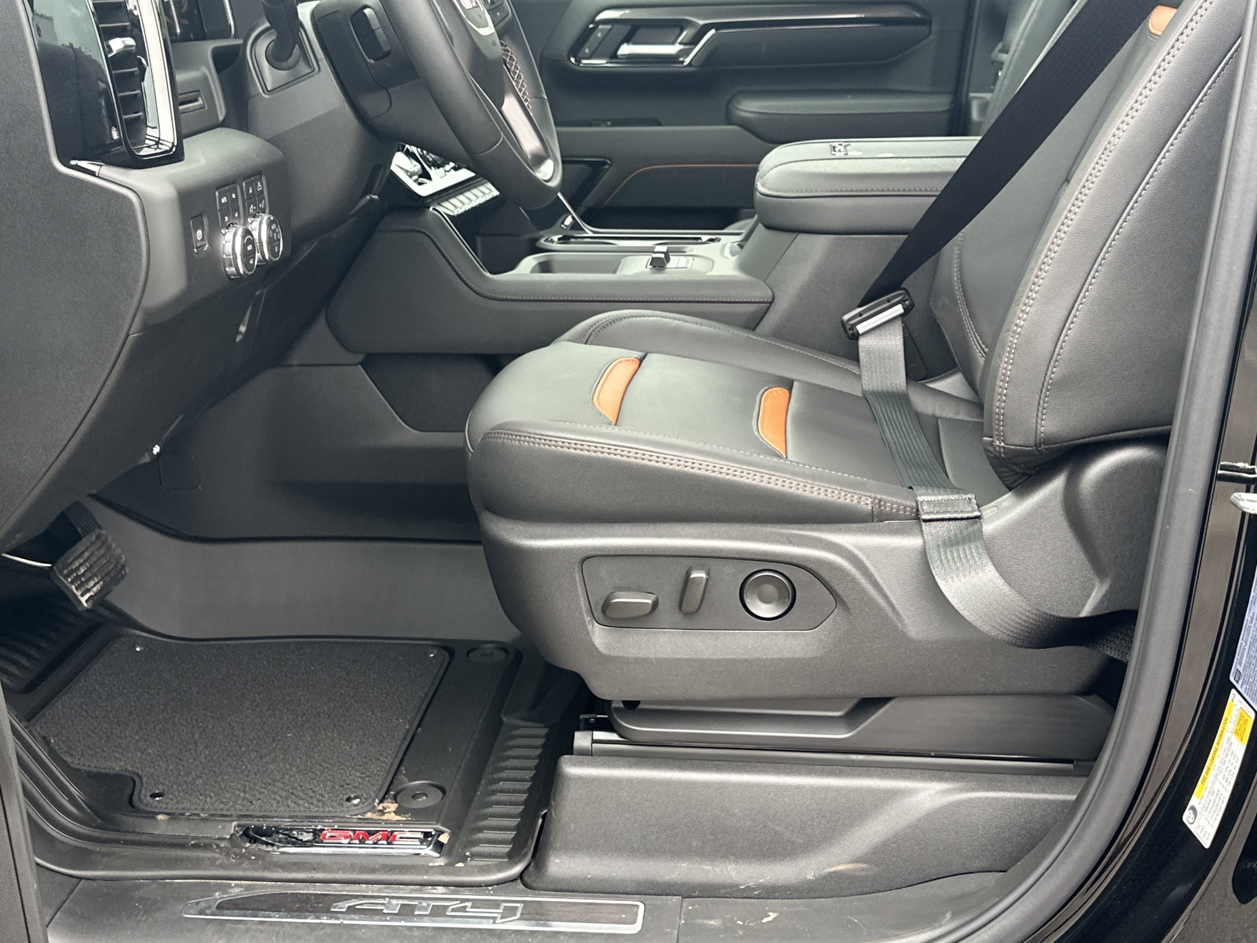 New 2026 GMC Sierra 2500 AT4 w/ AT4 Preferred Package image 9