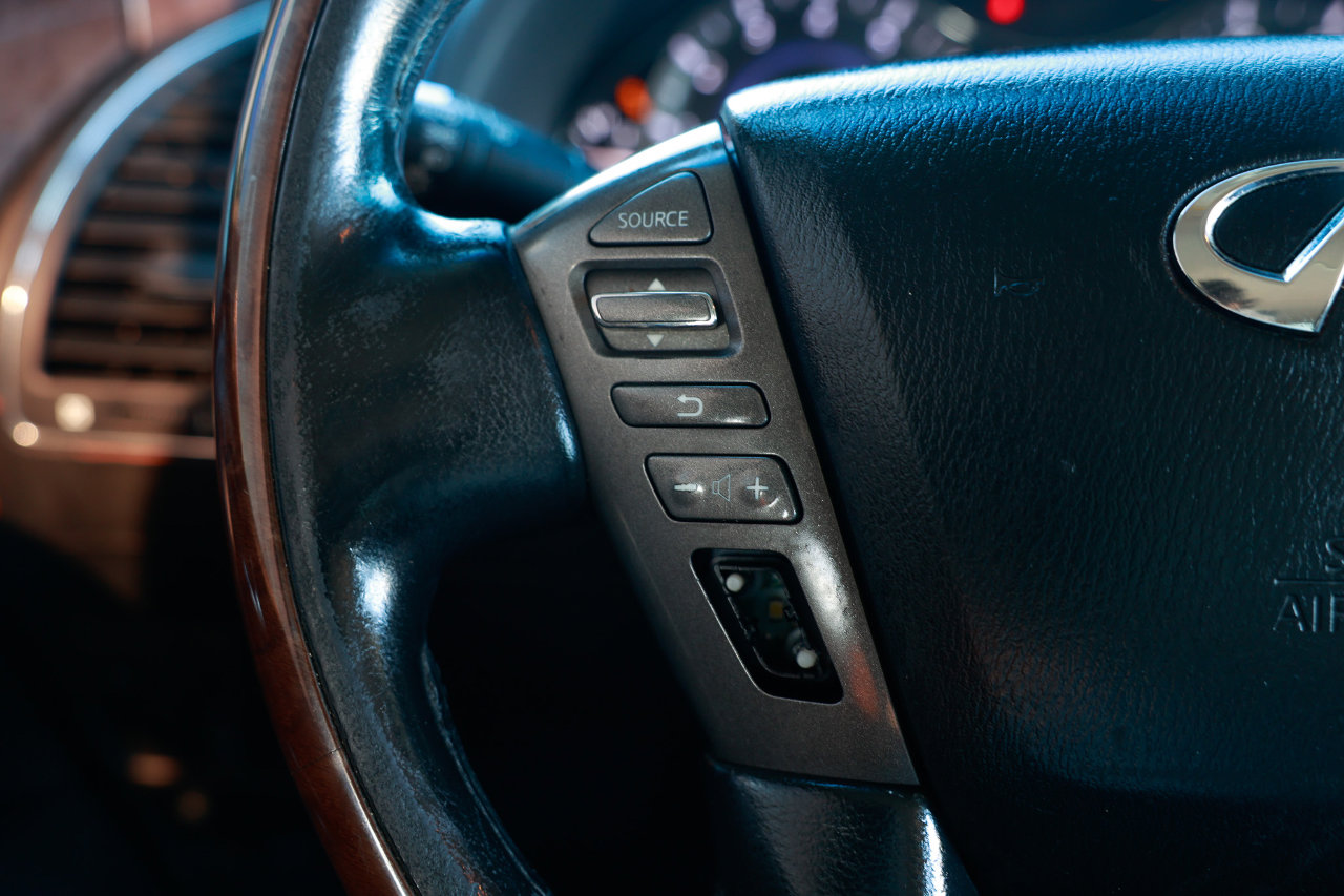 Used 2012 INFINITI QX56 2WD w/ Deluxe Touring Pkg image 29