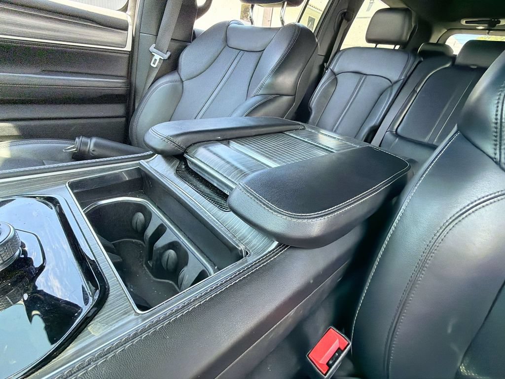 Certified 2024 Jeep Wagoneer Series II w/ Flexible Seating Group RWD image 22