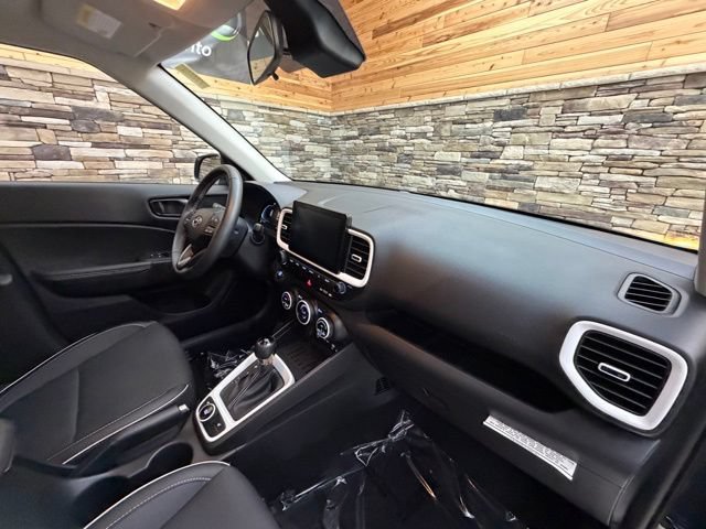 Used 2026 Hyundai Venue SEL FWD image 15