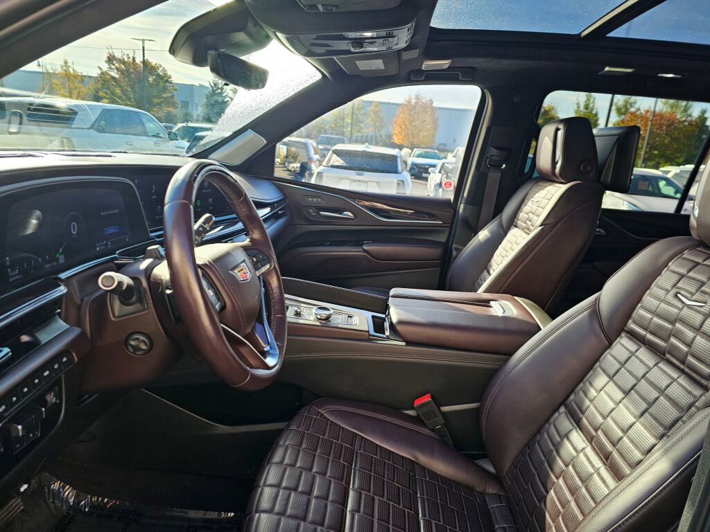 Certified 2023 Cadillac Escalade ESV Sport Platinum image 28