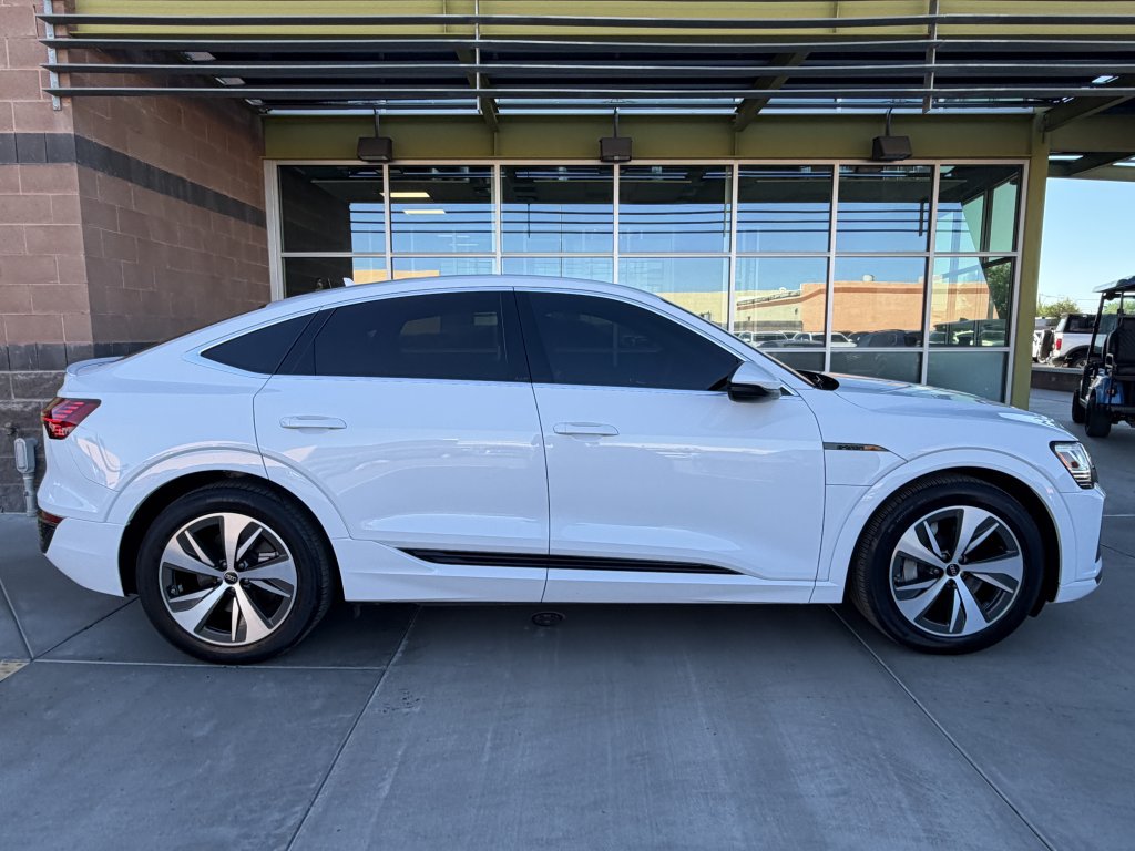 Used 2024 Audi Q8 e-tron Premium AWD/4WD image 9