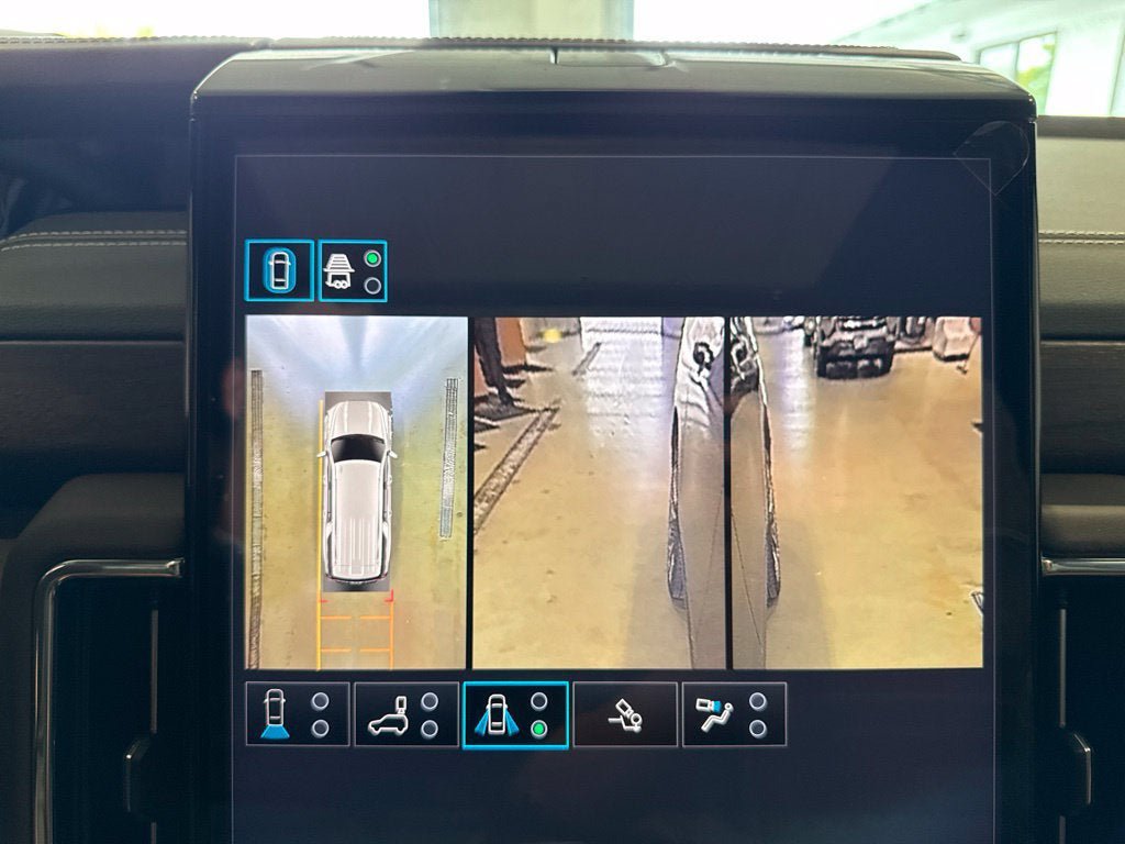 New 2026 GMC Yukon XL Denali Ultimate w/ LPO, Floor Liner Package AWD/4WD image 45