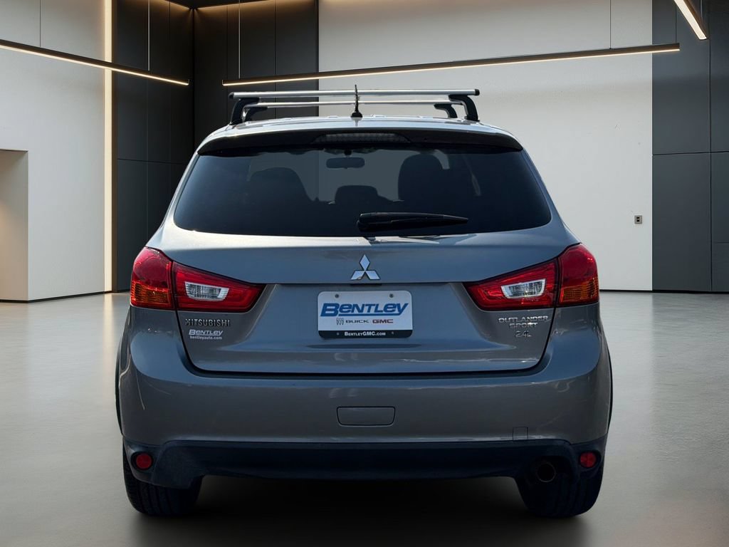 Used 2016 Mitsubishi Outlander Sport SE FWD image 5
