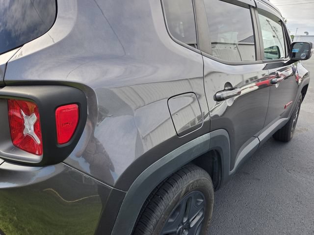 Used 2018 Jeep Renegade Trailhawk AWD/4WD image 9