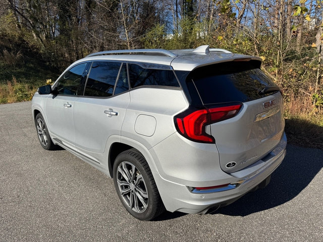 Used 2020 GMC Terrain Denali w/ Denali Premium Package image 8