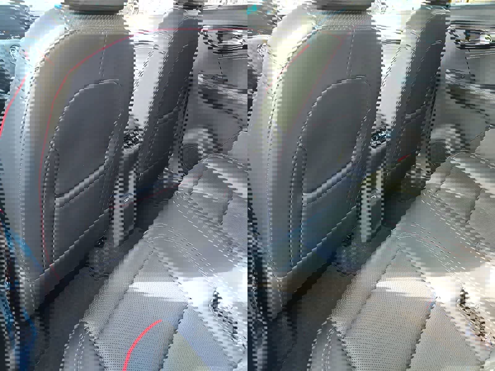 Used 2022 Buick Envision Essence w/ Sport Touring Package image 19