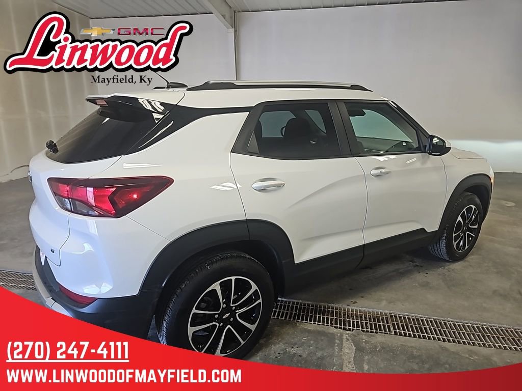 Used 2025 Chevrolet TrailBlazer LT AWD/4WD image 2