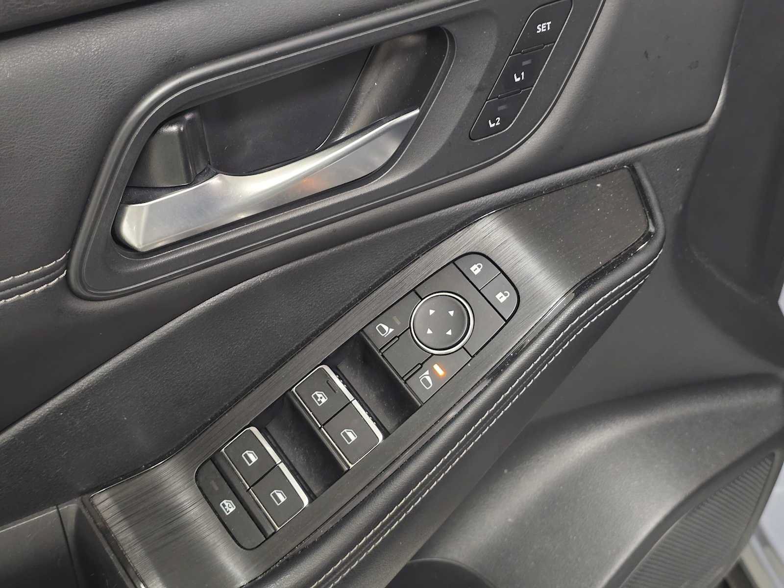 Used 2024 Nissan Rogue SL w/ SL Premium Package FWD image 22