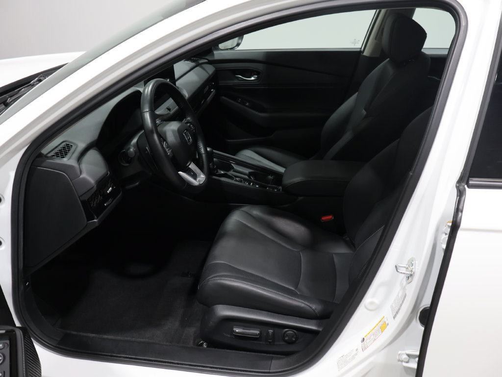 Used 2025 Honda Accord Touring image 11