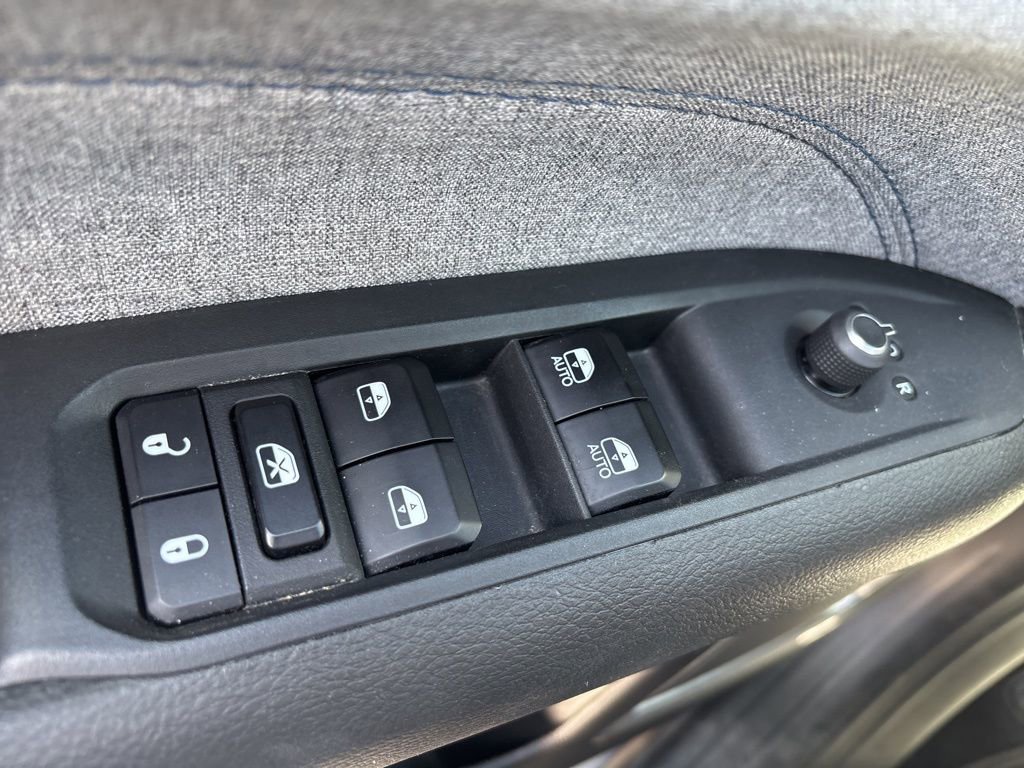 Used 2024 Jeep Compass Latitude image 25