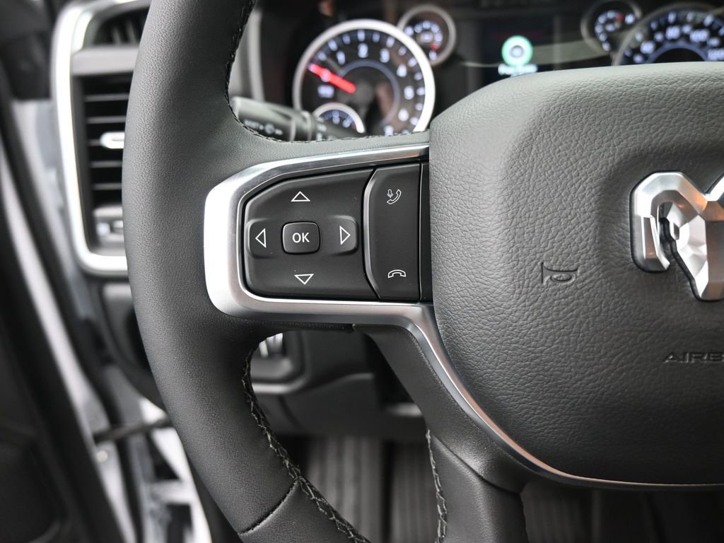 New 2026 RAM 1500 4x4 Crew Cab image 34