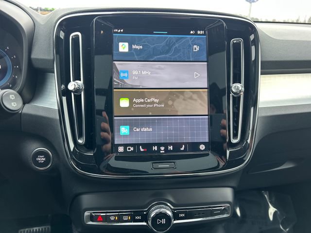 Used 2024 Volvo XC40 B5 Core image 22