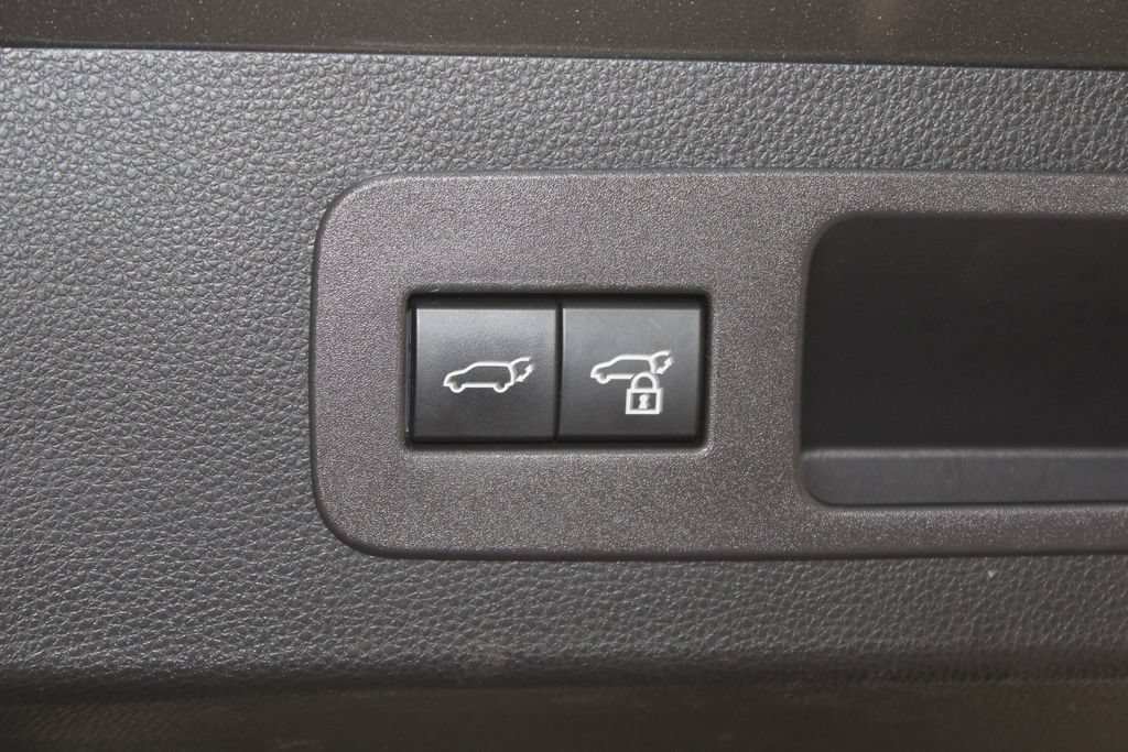 Used 2024 Lexus LX 600 4WD w/ Luxury Package image 17