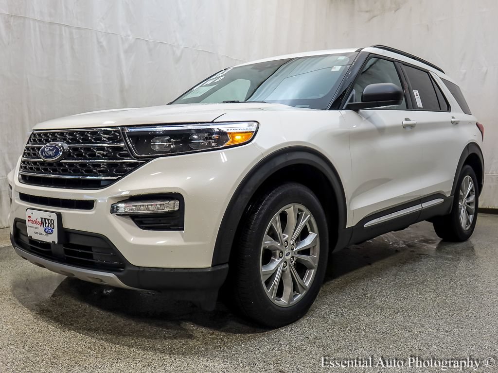 Used 2023 Ford Explorer XLT w/ Equipment Group 202A AWD/4WD image 2