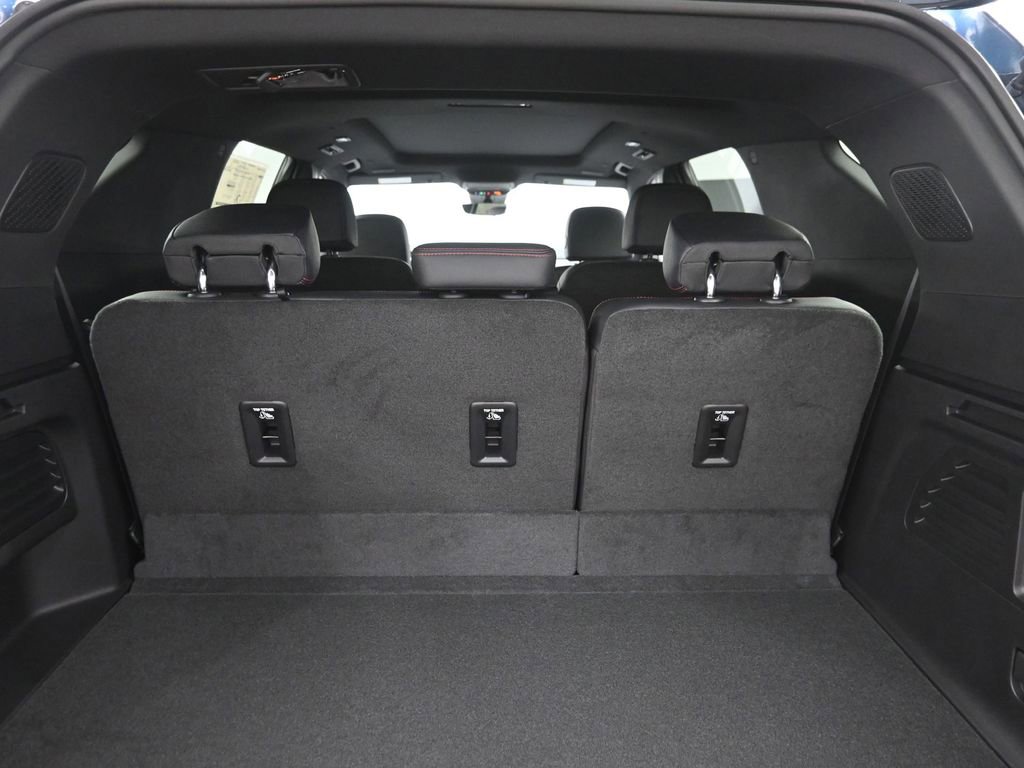 New 2026 Chevrolet Traverse RS image 9