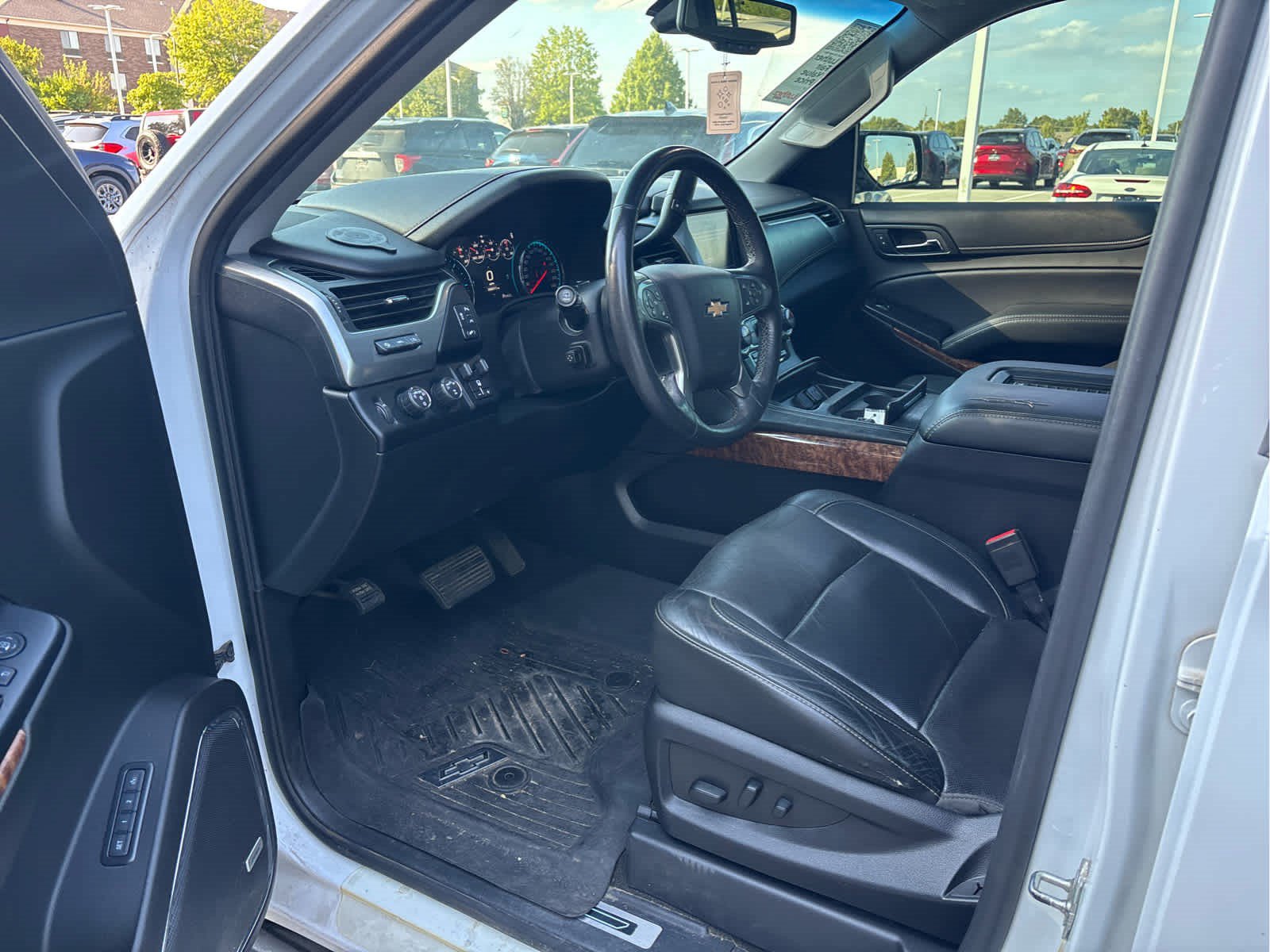 Used 2018 Chevrolet Suburban Premier AWD/4WD image 6