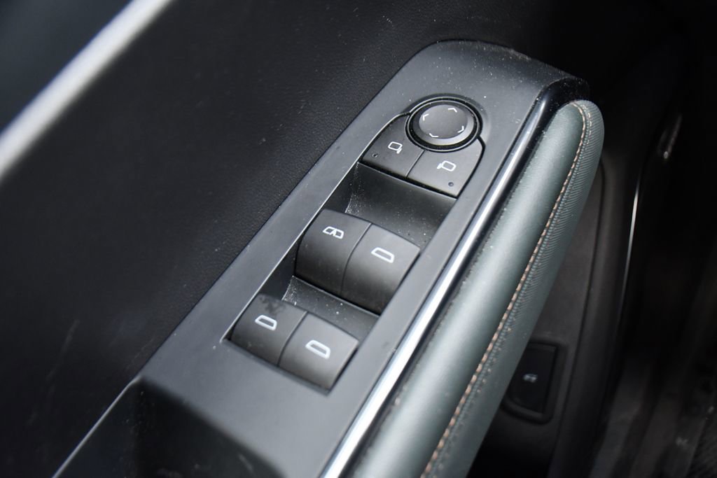 Used 2024 GMC Acadia AT4 w/ Luxury Package image 26