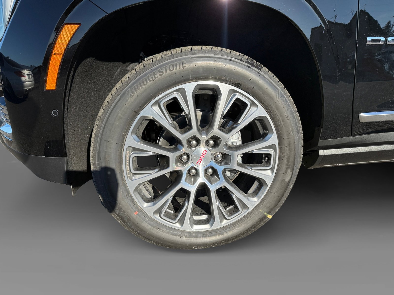 New 2026 GMC Yukon Denali w/ Denali Reserve Package image 9