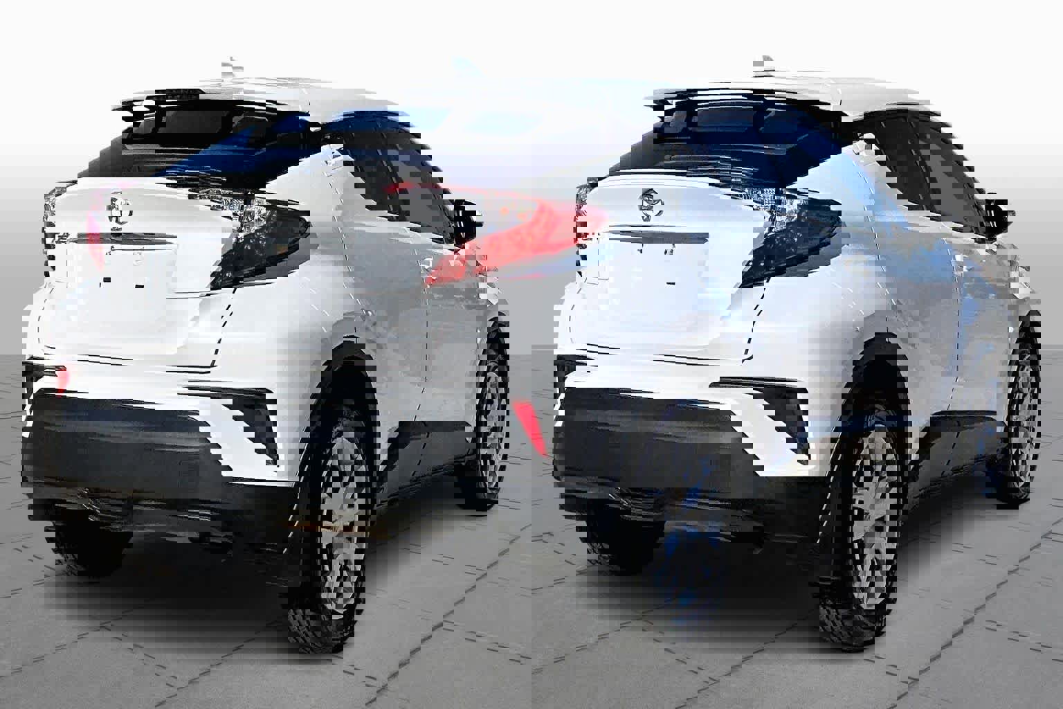 Used 2021 Toyota C-HR LE image 12