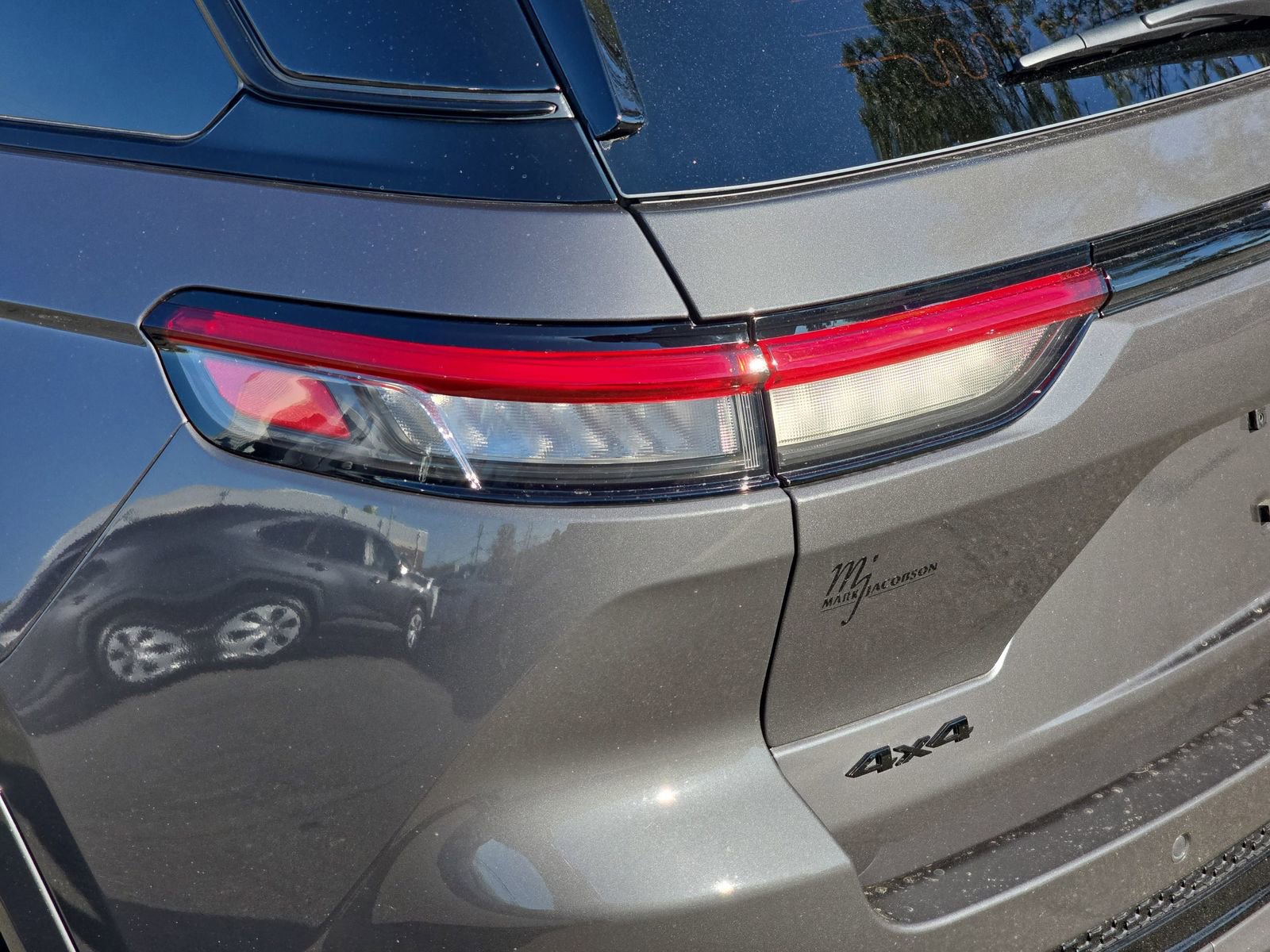 Used 2025 Jeep Grand Cherokee Summit w/ Obsidian Package image 42