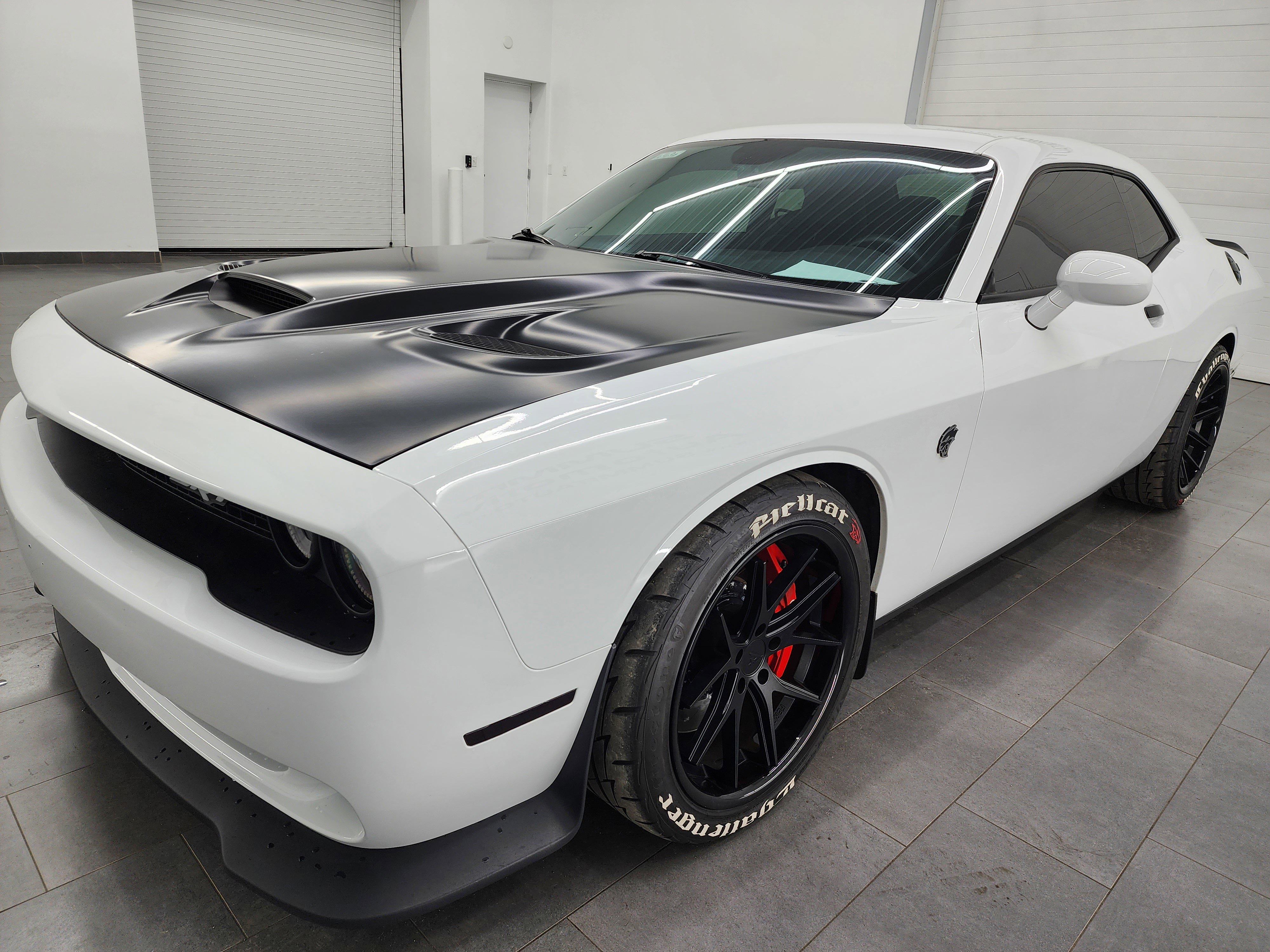 Used 2017 Dodge Challenger SRT Hellcat RWD image 7