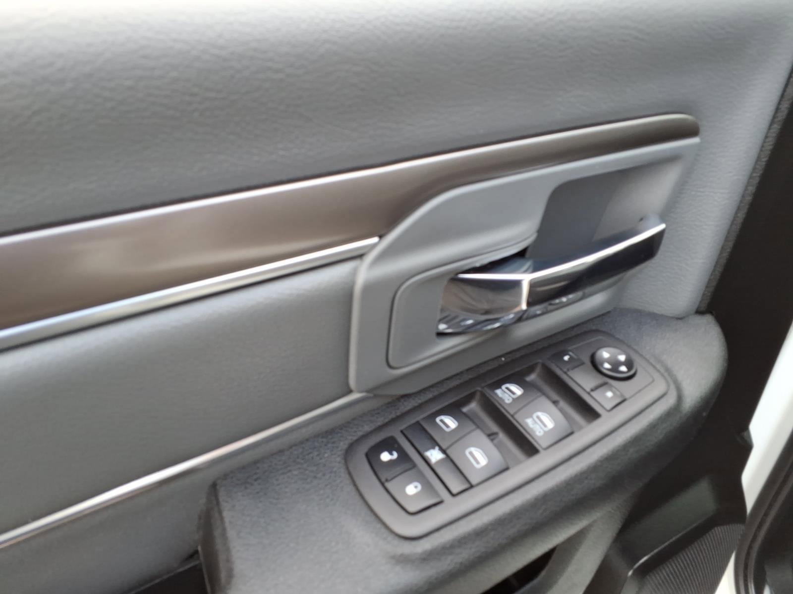 Used 2023 RAM 1500 Classic SLT w/ Protection Group AWD/4WD image 8