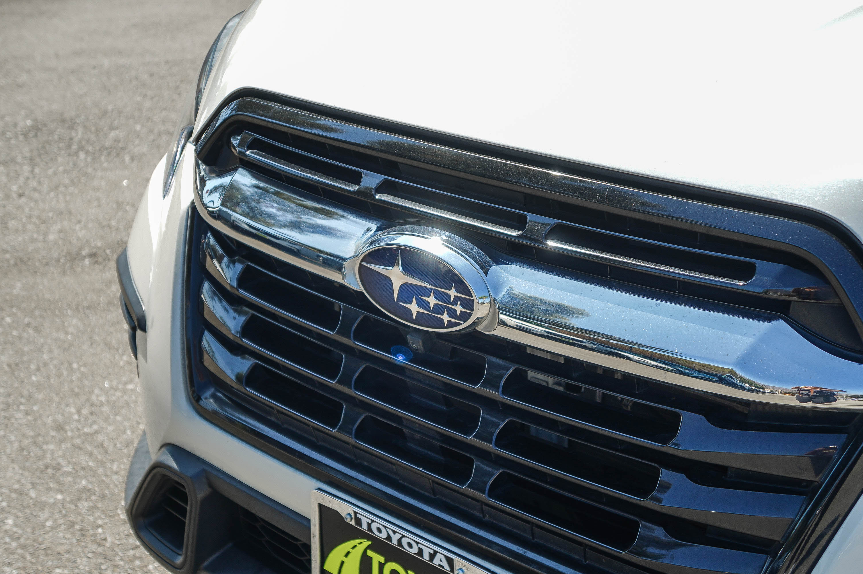 Used 2024 Subaru Ascent Limited w/ Technology Package AWD/4WD image 9