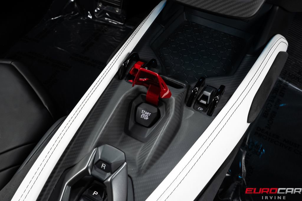 Used 2025 Lamborghini Revuelto image 34