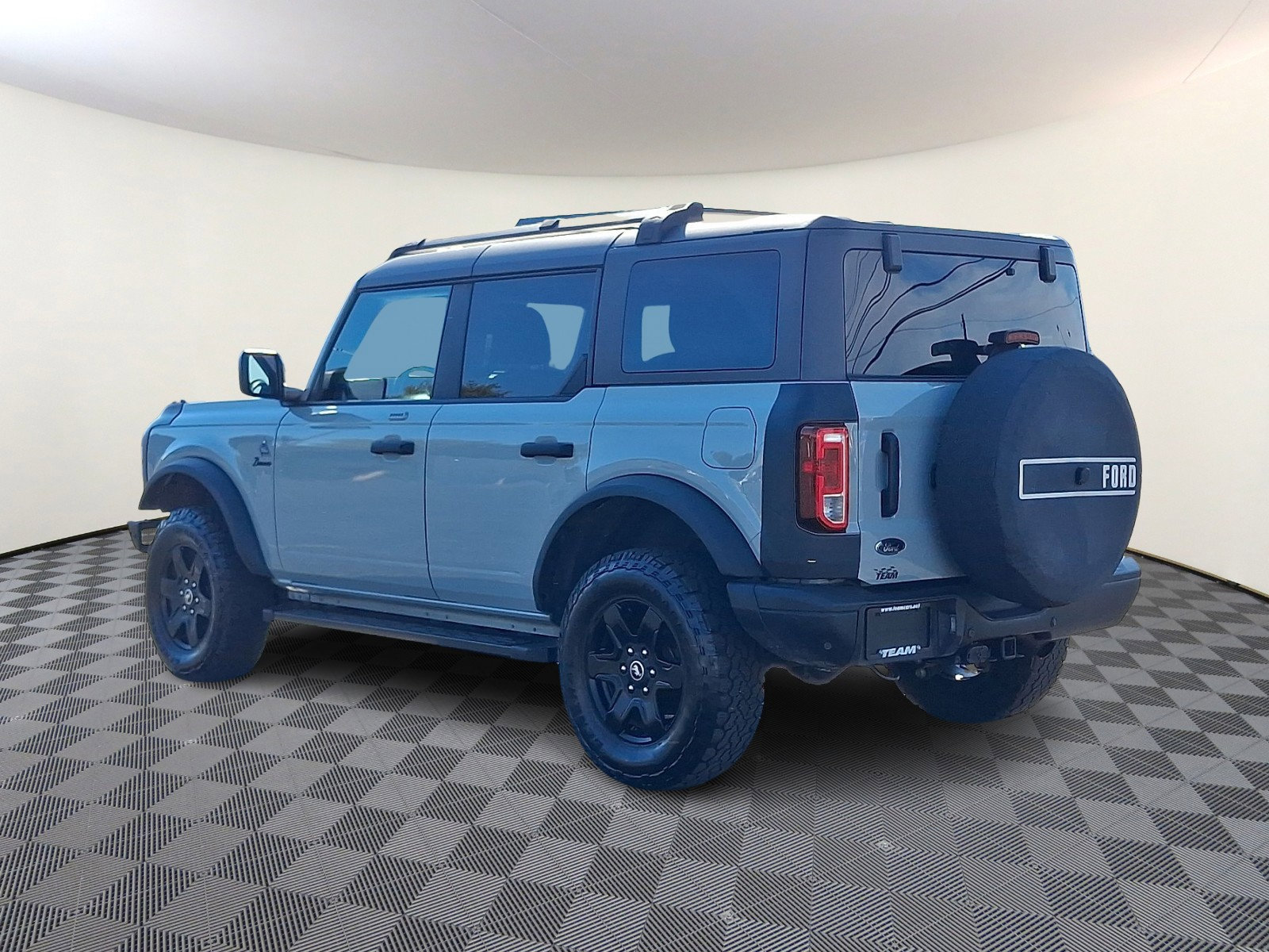 Used 2022 Ford Bronco Black Diamond image 4