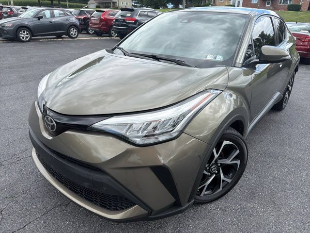 Used 2021 Toyota C-HR XLE FWD image 1