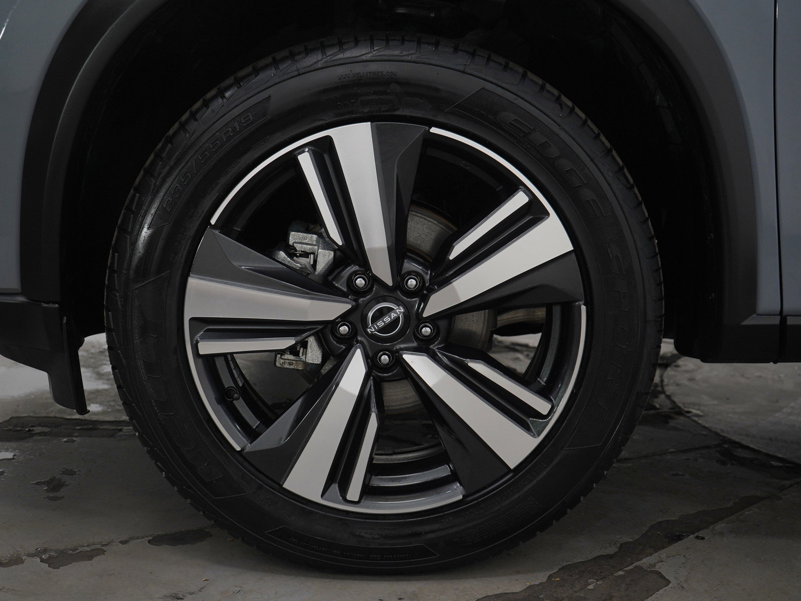 Used 2025 Nissan Rogue SL w/ SL Premium Package image 30