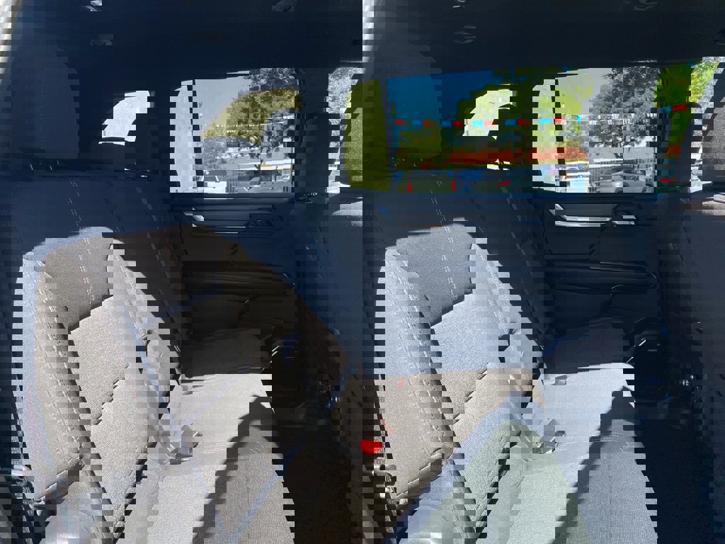 Used 2025 GMC Acadia Elevation image 19