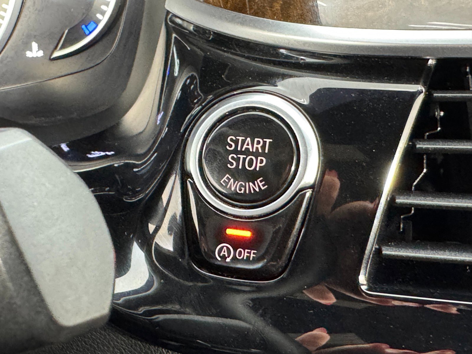 Used 2017 BMW 540i xDrive image 24