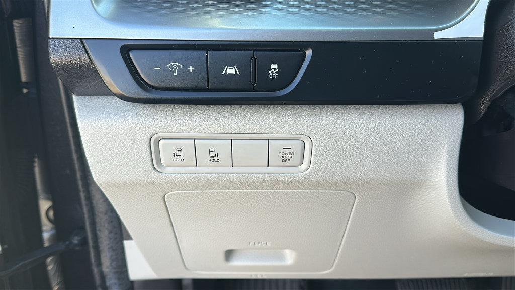 Used 2024 Kia Carnival LX FWD image 20