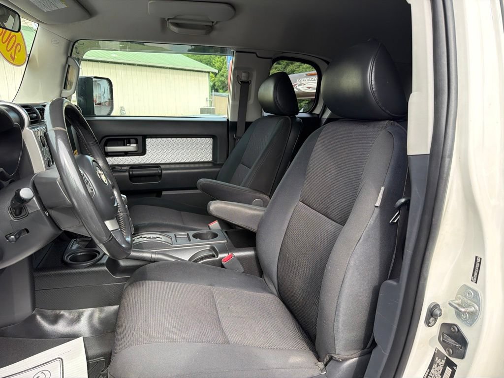Used 2008 Toyota FJ Cruiser 4WD image 10