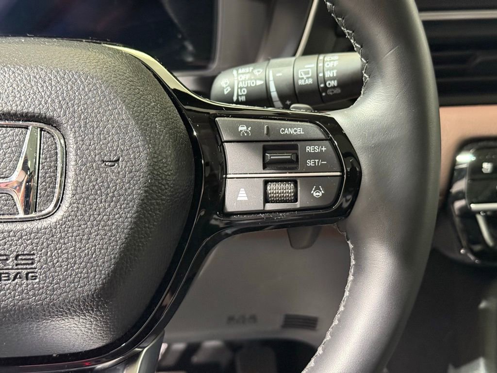 Used 2025 Honda Pilot Elite image 27