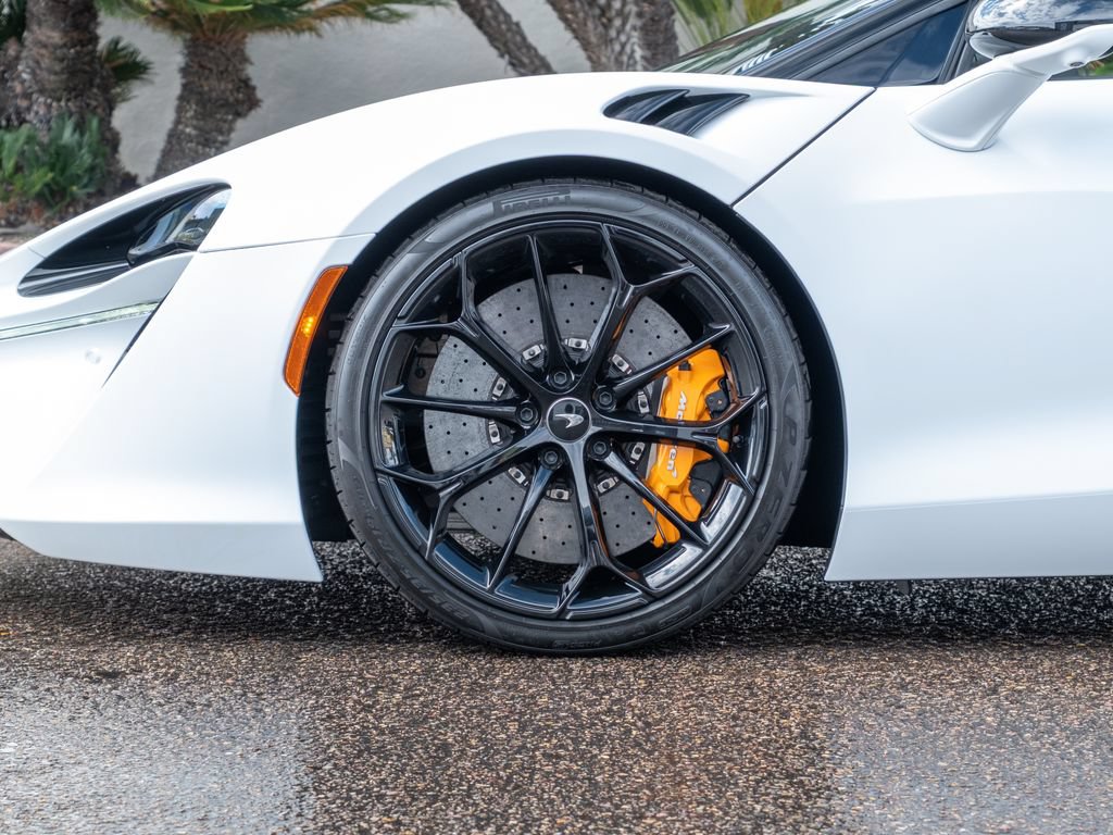 Used 2025 McLaren Artura Spider RWD image 7