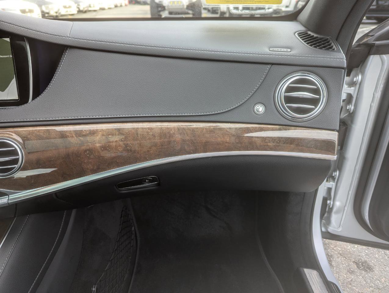 Used 2016 Mercedes-Benz S 550 4MATIC Sedan image 36