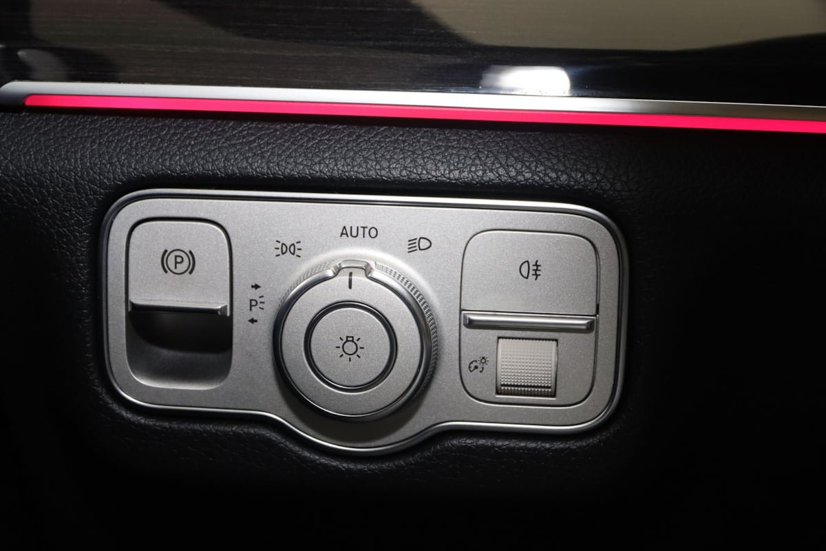 Used 2022 Mercedes-Benz GLE 350 4MATIC w/ Premium Package image 25